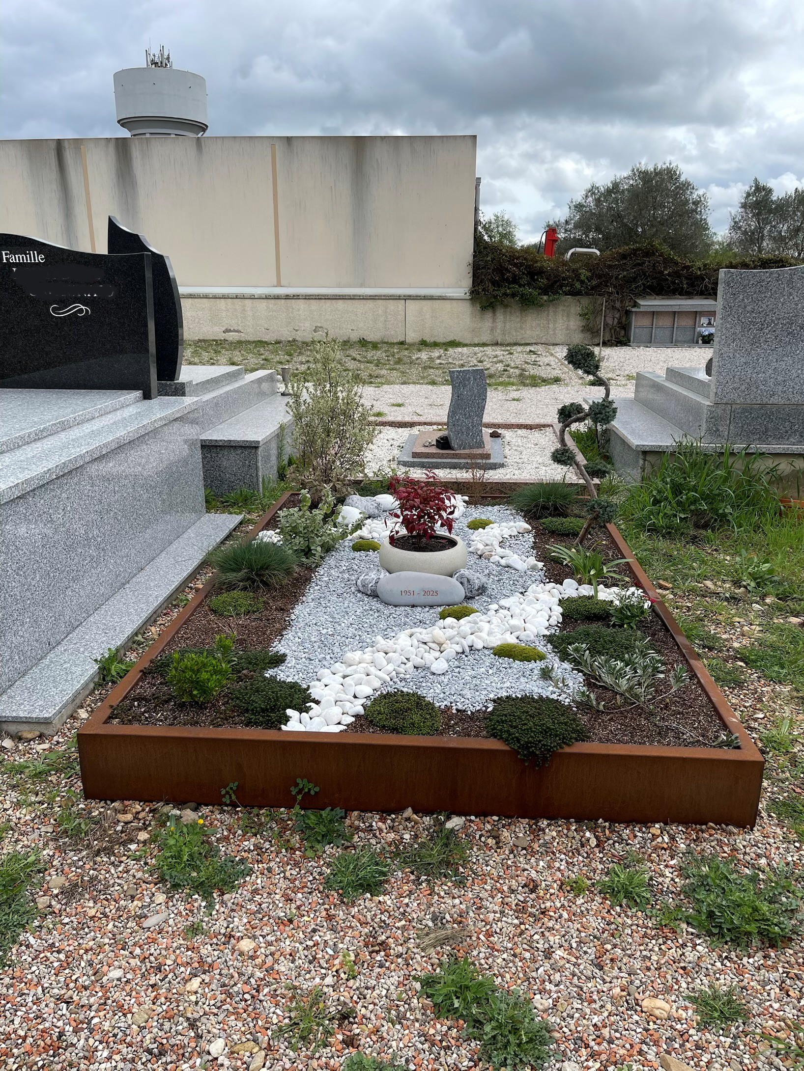 Réalisation Cimetière en Fleurs - Créatrice de tombes végétalisées
